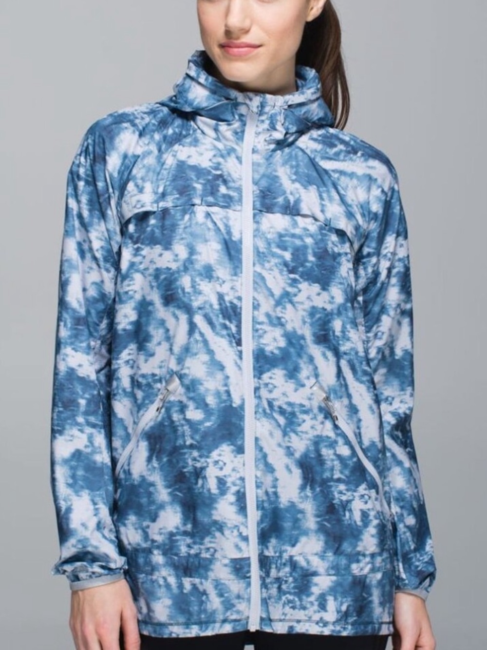 Lululemon Miss Misty Jacket II Size 4 in Sea Side Silver Fox Alberta Lake